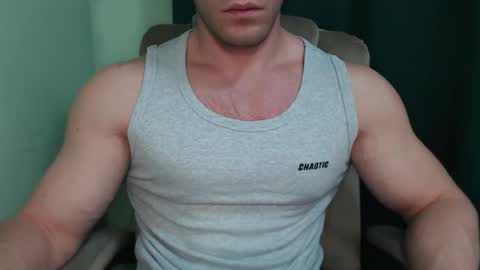 Snapshot of mrbiceps_23 chatting on February 13, 3:46 pm Mrbiceps23 online show from February 13, 3:46 pm