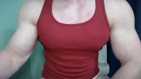 Snapshot of mrbiceps_23 chatting on September 15, 6:20 pm Mrbiceps23 online show from September 15, 6:20 pm