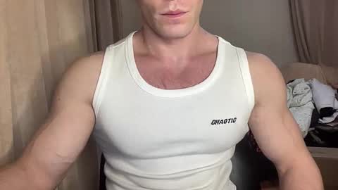 Snapshot of mrbiceps_23 chatting on January 5, 6:24 pm Mrbiceps23 online show from January 5, 6:24 pm