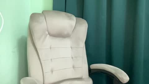 Snapshot of mrbiceps_23 chatting on February 3, 7:29 am Mrbiceps23 online show from February 3, 7:29 am