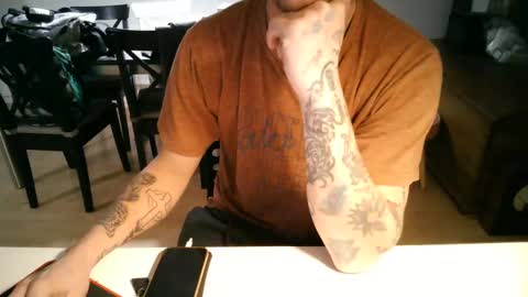 Snapshot of mrchrcor chatting on February 2, 9:23 pm mrchrcor online show from February 2, 9:23 pm