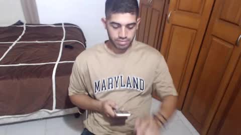 Snapshot of mrcum24 chatting on December 2, 8:20 pm Will online show from December 2, 8:20 pm