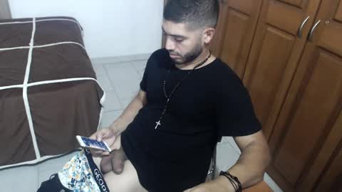 Snapshot of mrcum24 chatting on December 22, 5:01 am Will online show from December 22, 5:01 am