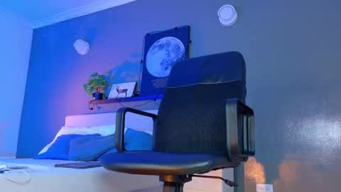 Mr Fox online show from December 3, 7:42 pm