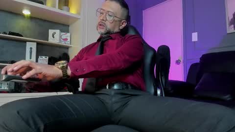 MrFrank. online show from February 10, 11:15 am