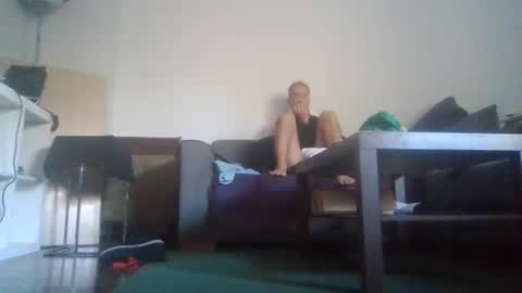 Snapshot of mrhandsomelovee chatting on October 2, 8:51 am Nikola online show from October 2, 8:51 am