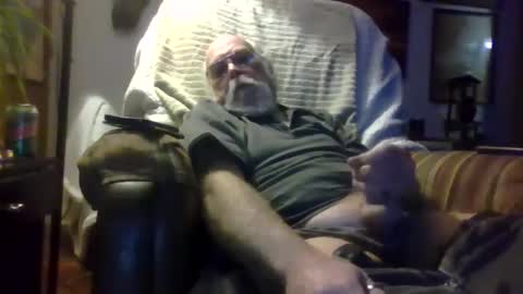 mrhollar online show from December 2, 2:14 am