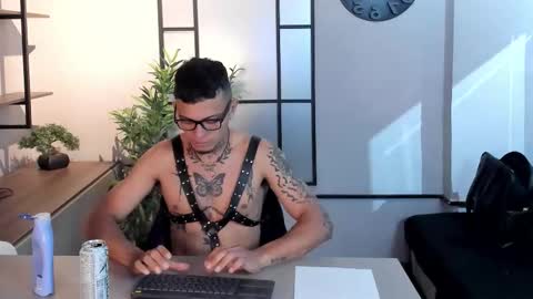 mrjustin_ online show from October 11, 1:09 am