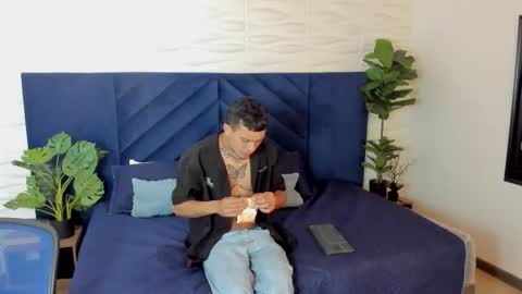 mrjustin_ online show from October 4, 8:13 pm