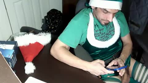 Snapshot of mrmarcxxcam chatting on December 17, 6:02 am MrMarc online show from December 17, 6:02 am