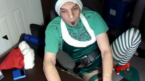 Snapshot of mrmarcxxcam chatting on December 9, 6:02 am MrMarc online show from December 9, 6:02 am