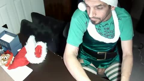 Snapshot of mrmarcxxcam chatting on December 24, 6:11 am MrMarc online show from December 24, 6:11 am