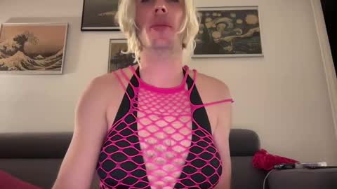 Snapshot of mrmooser42 chatting on January 30, 5:28 pm TaleOfLaura online show from January 30, 5:28 pm