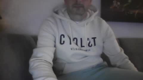 Snapshot of mrserenade46 chatting on December 16, 7:00 pm Mrserenade online show from December 16, 7:00 pm