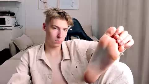 Adam online show from November 20, 2:27 pm