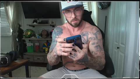 Snapshot of mrstr33tfr33k chatting on February 17, 6:59 pm mrstr33tfr33k online show from February 17, 6:59 pm