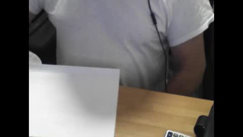 Snapshot of mtwpaul chatting on March 12, 7:24 am mtwpaul online show from March 12, 7:24 am