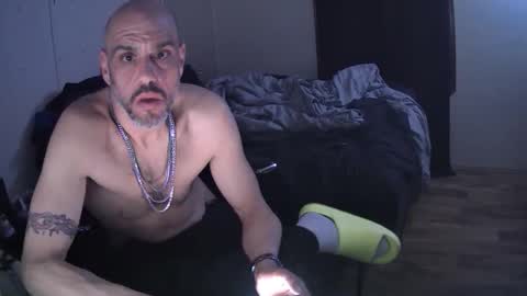 Muffdiver online show from February 12, 7:25 am