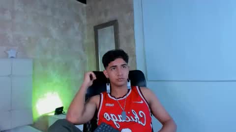 Snapshot of muichiro_tokito1 chatting on December 17, 4:12 am muichiro tokito1 online show from December 17, 4:12 am