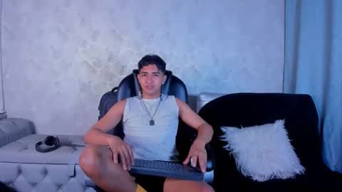 Snapshot of muichiro_tokito1 chatting on December 19, 4:45 am muichiro tokito1 online show from December 19, 4:45 am