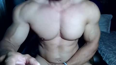 Snapshot of musclebredon chatting on September 17, 5:41 am BRENDON online show from September 17, 5:41 am