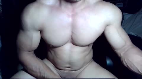 Snapshot of musclebredon chatting on September 24, 8:18 pm BRENDON online show from September 24, 8:18 pm