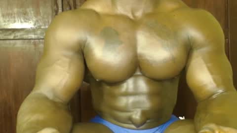 musclegod23 online show from November 22, 12:10 am