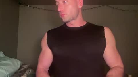 musclematthew1 online show from November 20, 6:24 am