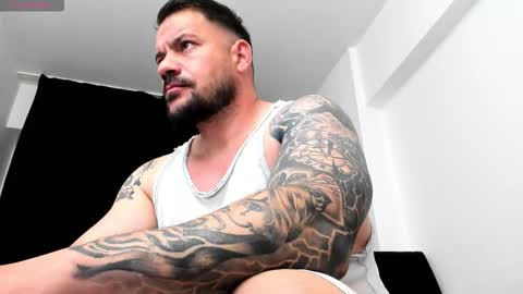 MuscleMonster31 online show from October 19, 8:12 pm