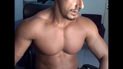 muscleoss online show from November 18, 11:37 pm