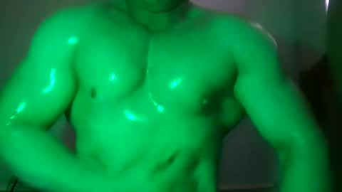 Snapshot of muscles_hulk chatting on December 6, 3:30 am Hulk Muscles - NEW ACCOUNT online show from December 6, 3:30 am