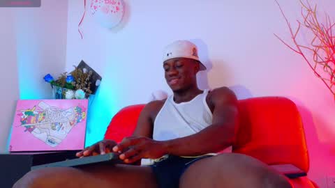 Snapshot of mylowallacee chatting on March 12, 11:12 pm Mylo Wallace online show from March 12, 11:12 pm