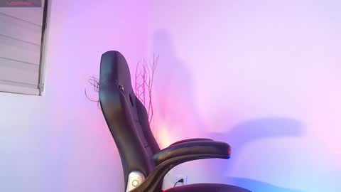 Snapshot of mylowallacee chatting on January 18, 2:51 am Mylo Wallace online show from January 18, 2:51 am