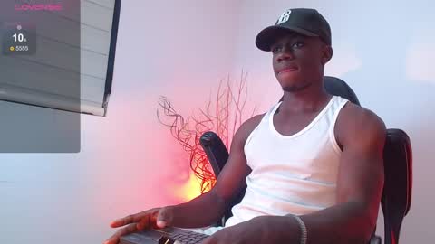Snapshot of mylowallacee chatting on January 22, 4:44 am Mylo Wallace online show from January 22, 4:44 am