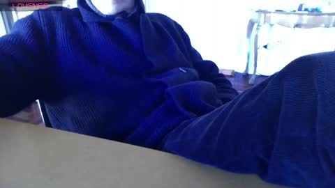 Snapshot of mynakedbeach chatting on January 12, 9:30 am Bi sexy guy lovense hush is on private is open or password show tip if you like. online show from January 12, 9:30 am