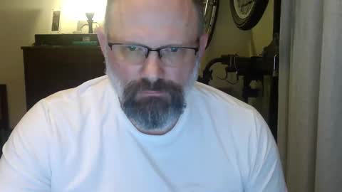 Just hanging out - No pressure online show from June 2, 6:03 am