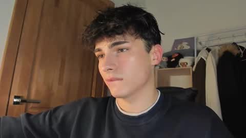 Evan Brown online show from October 17, 9:30 pm