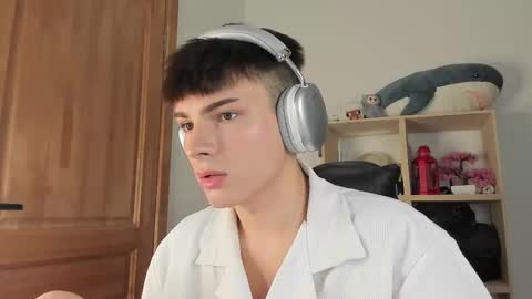 Evan Brown online show from November 17, 12:52 pm