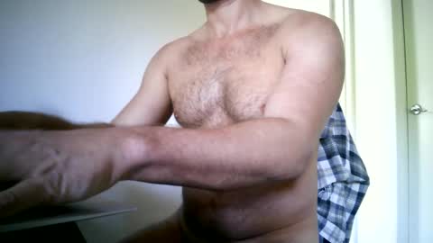Snapshot of naked_dude25 chatting on December 20, 12:41 am naked_dude25 online show from December 20, 12:41 am