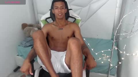 nando_col online show from November 13, 12:10 pm