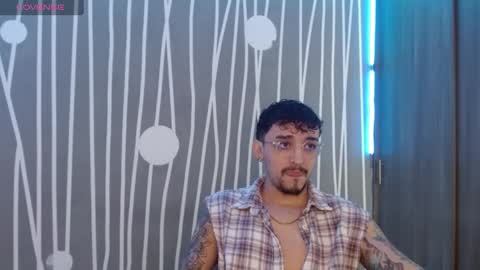 nathanray99 online show from December 28, 3:37 pm