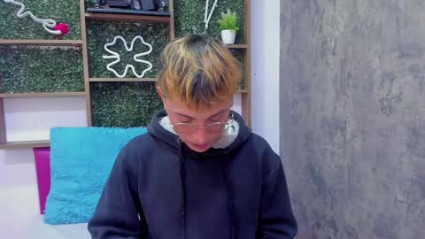 Christopher  Chris online show from March 21, 12:09 pm