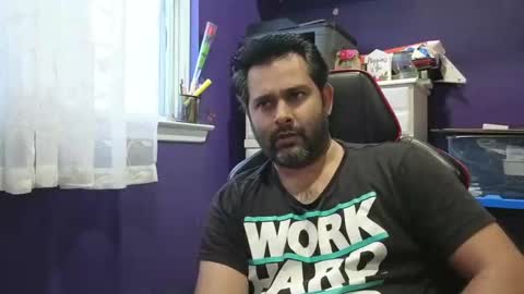 Snapshot of naughtydesicock chatting on January 4, 9:52 pm sakhtlaundaz online show from January 4, 9:52 pm