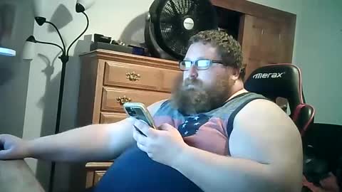 Snapshot of nerdychub4fun chatting on December 4, 1:03 am nerdychub4fun online show from December 4, 1:03 am