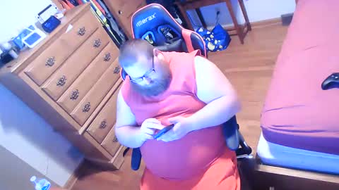 Snapshot of nerdychub4fun chatting on January 5, 9:14 pm nerdychub4fun online show from January 5, 9:14 pm