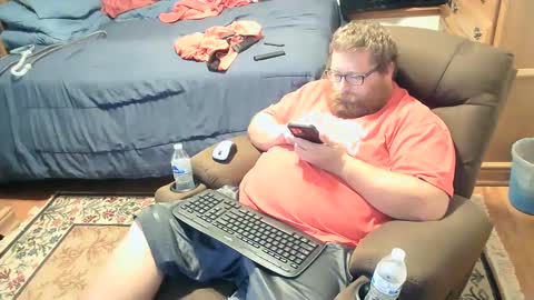 Snapshot of nerdychub4fun chatting on October 5, 2:15 am nerdychub4fun online show from October 5, 2:15 am