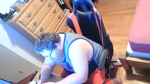 Snapshot of nerdychub4fun chatting on December 27, 5:20 am nerdychub4fun online show from December 27, 5:20 am