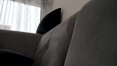 nermincatic82 online show from February 8, 9:13 am