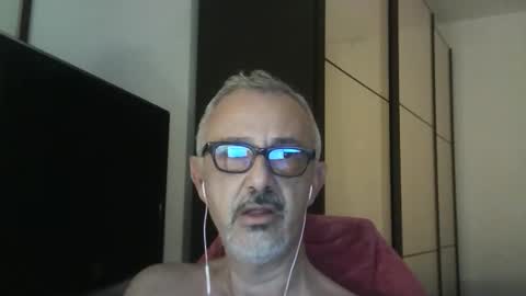 nevenerabis online show from October 5, 6:45 pm