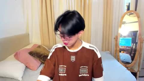 nhicolasklyde online show from September 20, 4:18 pm